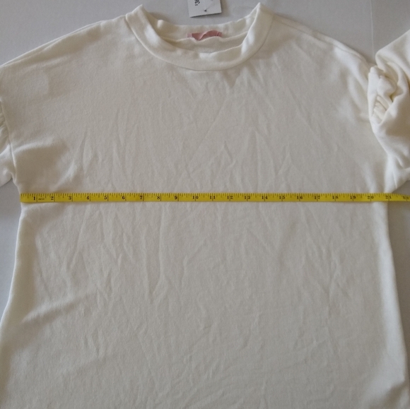 NWT Women's Flirty Off White Top with Embroidered Details Blouson Sleeves Med. - Picture 10 of 12